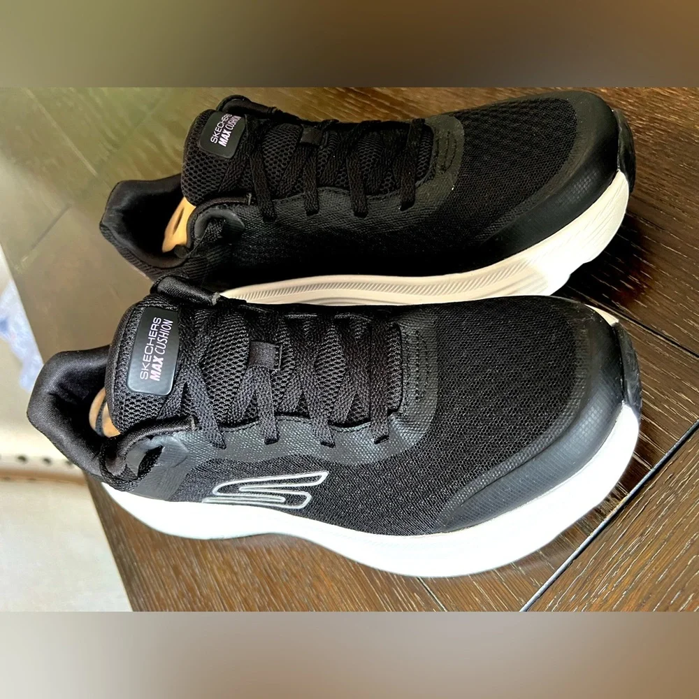 SKECHERS MAX CUSHIONING MESH LACE UP SNEAKERS ENDEAVOR SIZE 9.5 - Picture 8 of 13